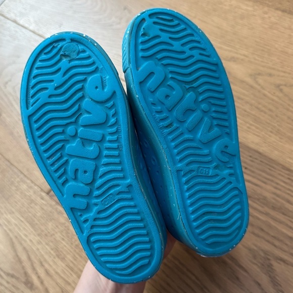 Native Jefferson Bloom Kids Shoes – Blue – Size C11 - EUC - Picture 5 of 5